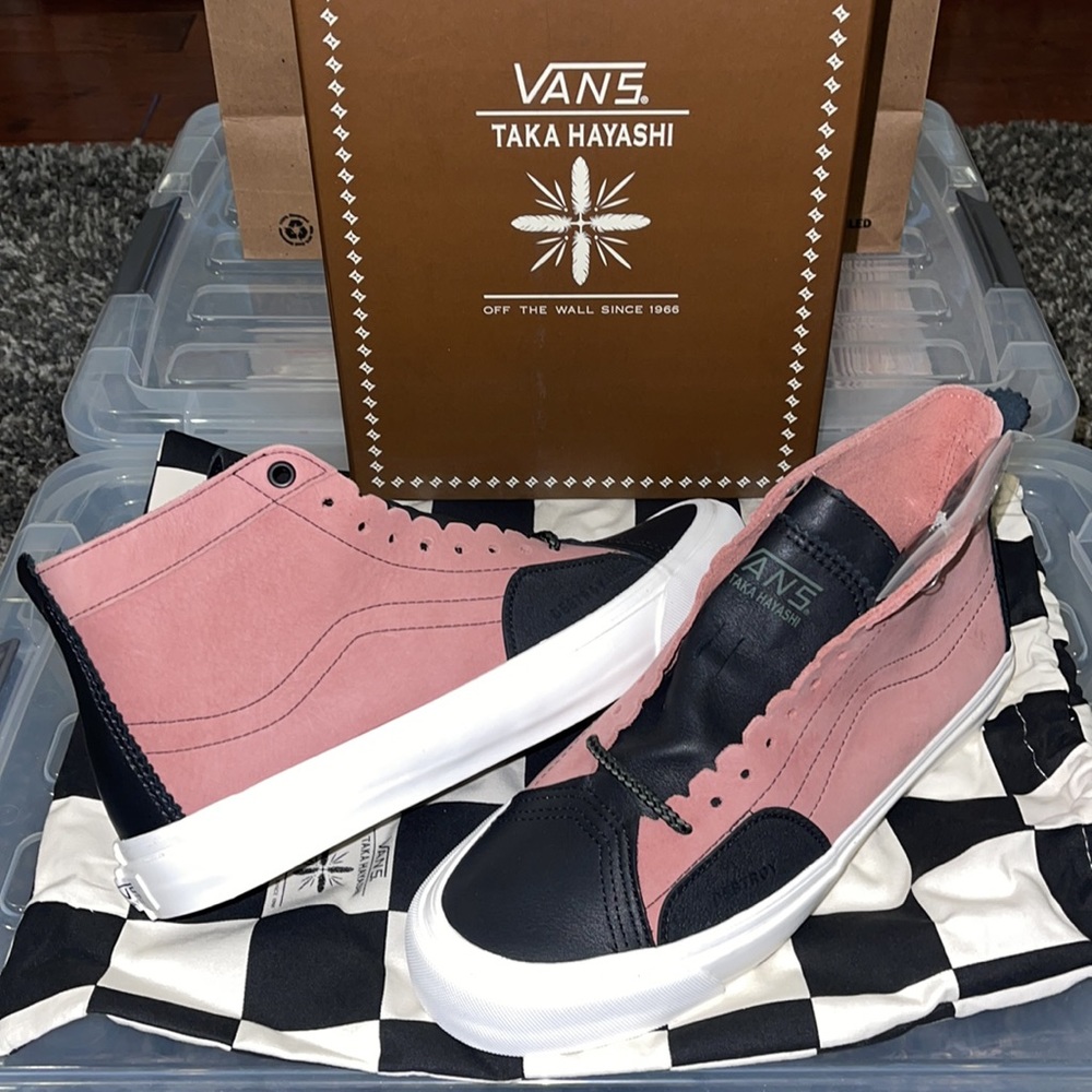 New VANS VAULT X Taka Hayashia TH SK8 Skool LX in Nubuck Leather Old Rose/ Black
